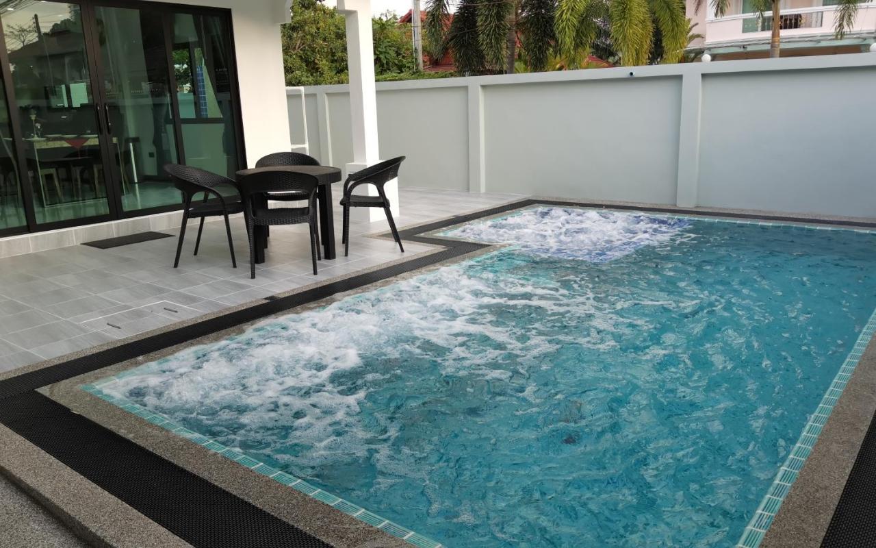 Private Pool Villa With Jacuzzi At Royal Park Village - Walk To The Beach - 6 People - Max 3 Males (Adults Only) Jomtien Beach Dış mekan fotoğraf
