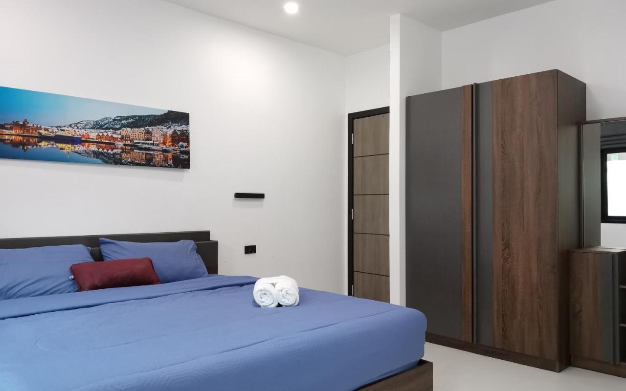 Private Pool Villa With Jacuzzi At Royal Park Village - Walk To The Beach - 6 People - Max 3 Males (Adults Only) Jomtien Beach Dış mekan fotoğraf