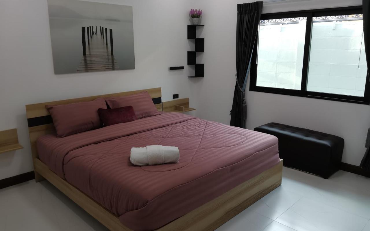 Private Pool Villa With Jacuzzi At Royal Park Village - Walk To The Beach - 6 People - Max 3 Males (Adults Only) Jomtien Beach Dış mekan fotoğraf