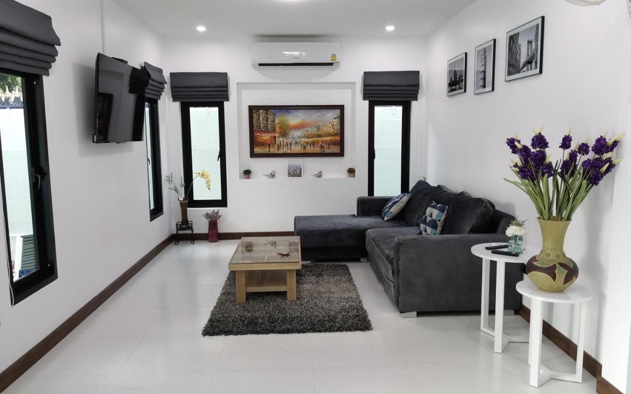 Private Pool Villa With Jacuzzi At Royal Park Village - Walk To The Beach - 6 People - Max 3 Males (Adults Only) Jomtien Beach Dış mekan fotoğraf